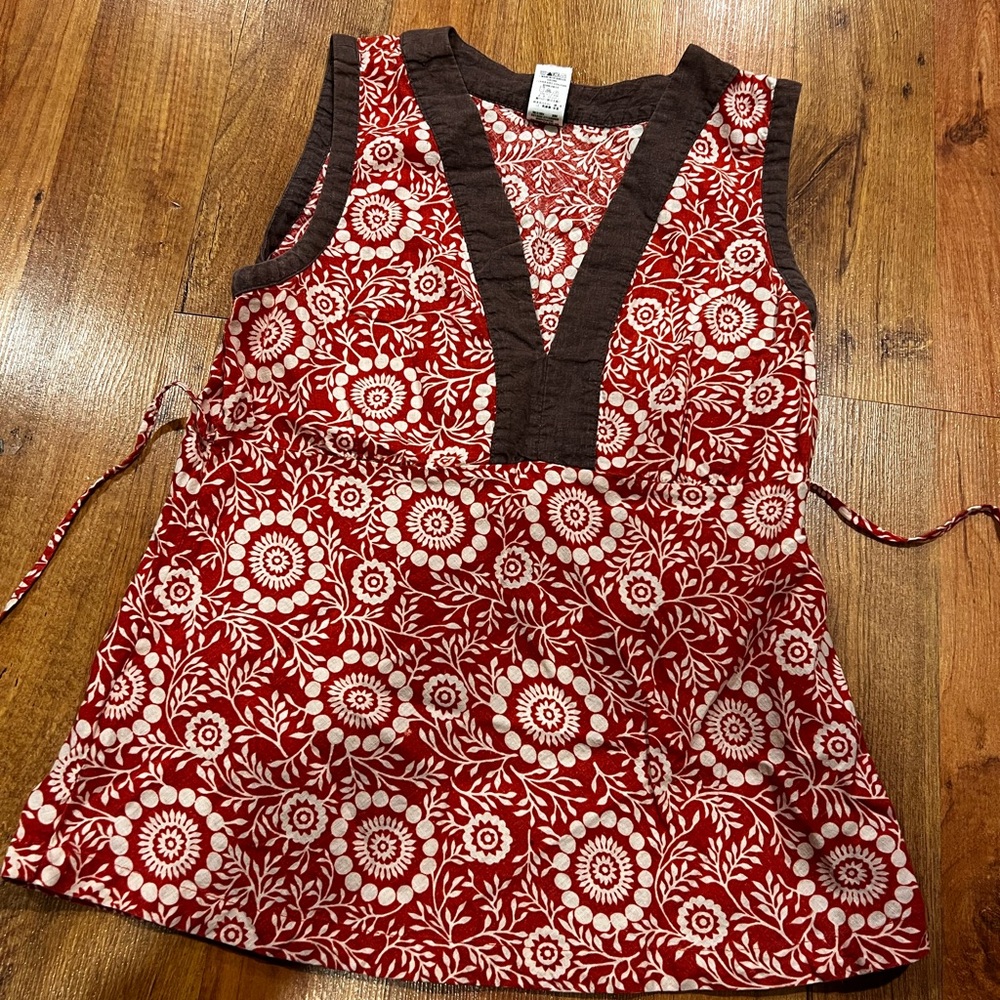 Patagonia Floral Red and Brown Sleeveless Top